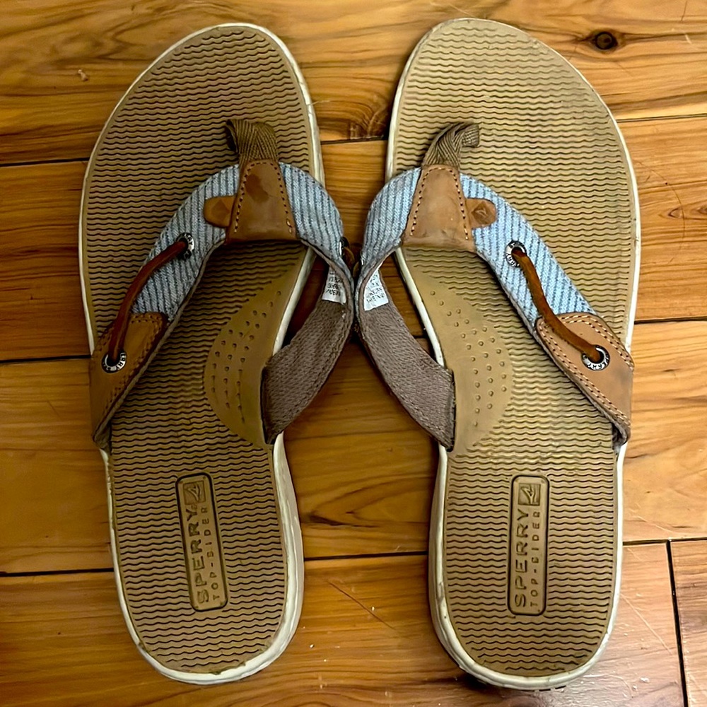 Sperry flip flops